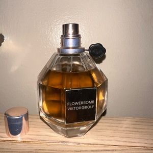 Viktor and Rolf flowerbomb perfume